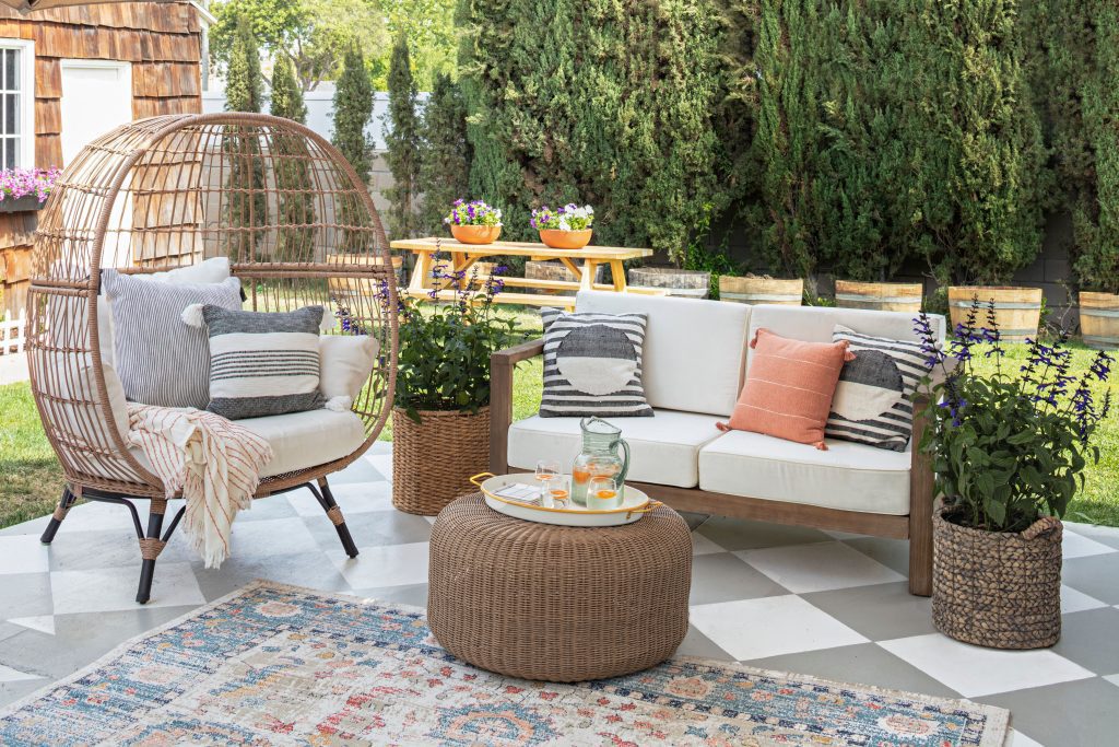 Balcony Furniture Trends: Stylish and Functional Outdoor Living